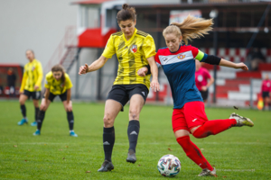 I liga piłki nożnej kobiet: Tarnovia - Polonia Środa Wielkopolska